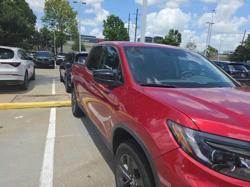 Used 2023 Honda Ridgeline Sport image 3