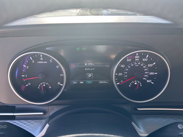 Used 2024 Kia Carnival LX FWD image 19