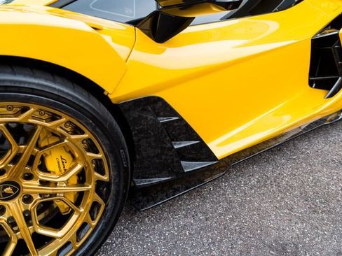 Used 2025 Lamborghini Revuelto AWD/4WD image 20