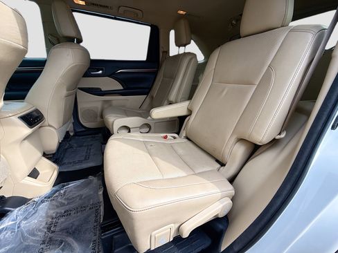 Used 2018 Toyota Highlander Limited FWD image 21
