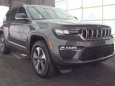 Used 2022 Jeep Grand Cherokee Limited 4xe image 2