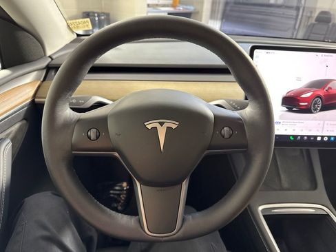 Used 2023 Tesla Model Y Long Range AWD/4WD image 34