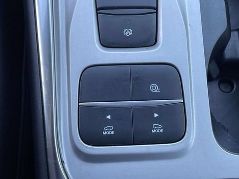 Used 2022 Ford Explorer XLT w/ Equipment Group 202A RWD image 31