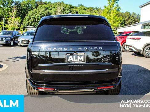 Used 2025 Land Rover Range Rover SE AWD/4WD image 9