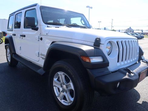 Used 2018 Jeep Wrangler Unlimited Sport S AWD/4WD image 28