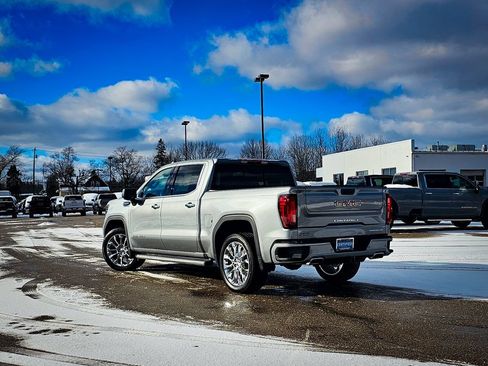 Used 2024 GMC Sierra 1500 Denali w/ Technology Package AWD/4WD image 9