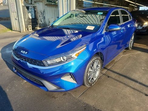Used 2024 Kia Forte LXS w/ LXS Technology Package FWD image 5