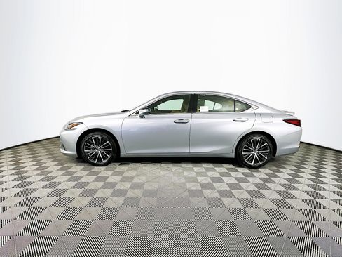New 2025 Lexus ES 300h w/ Premium Package image 4