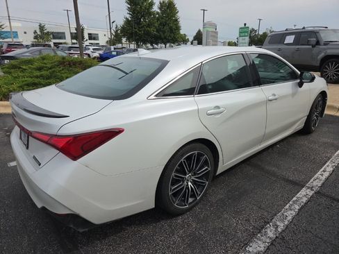 Used 2019 Toyota Avalon Touring w/ All Weather Liner Package FWD image 5