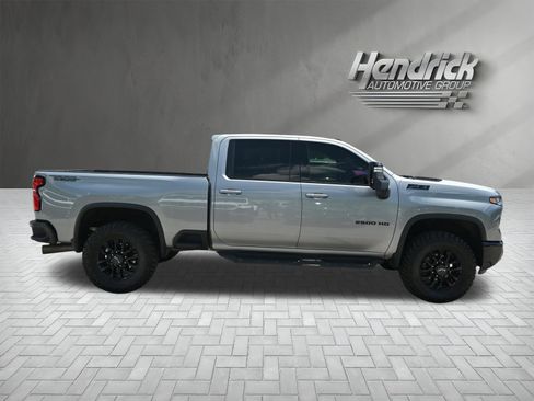Used 2025 Chevrolet Silverado 2500 LTZ w/ LTZ Plus Package AWD/4WD image 10