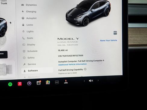 Used 2024 Tesla Model Y Long Range image 25