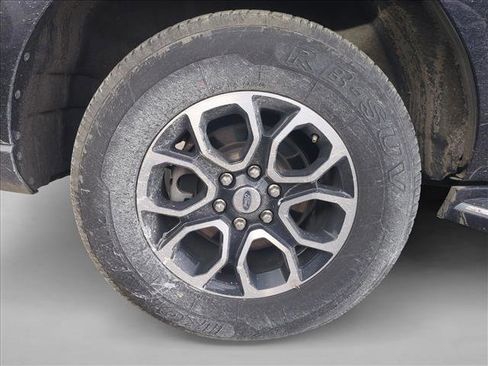 Used 2023 Ford Expedition XLT image 14