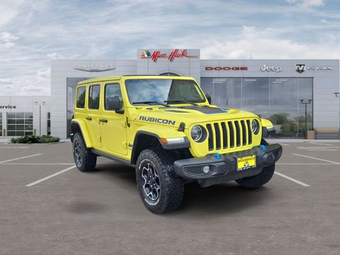 Used 2022 Jeep Wrangler Unlimited Rubicon 4xe w/ Cold Weather Group AWD/4WD image 7