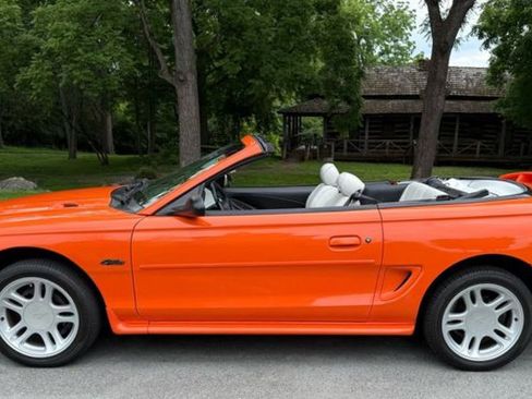 Used 1996 Ford Mustang GT RWD image 10