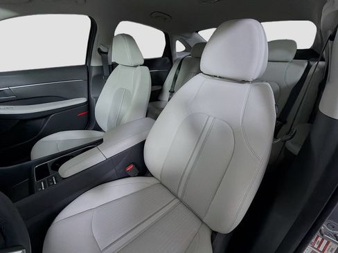 Used 2025 Hyundai Sonata SEL FWD image 13