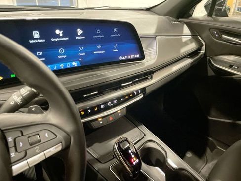 Certified 2025 Cadillac XT4 Premium Luxury image 17