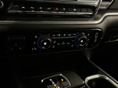 Used 2023 Chevrolet Silverado 1500 LTZ image 19