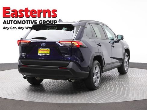 Used 2024 Toyota RAV4 XLE AWD/4WD image 5