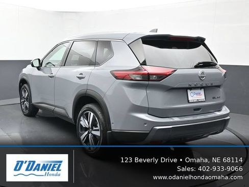 Used 2024 Nissan Rogue SL w/ SL Premium Package AWD/4WD image 4
