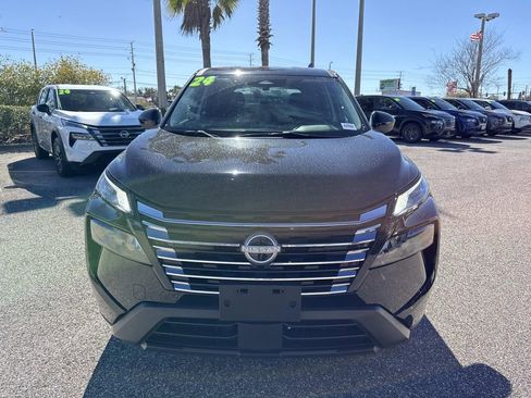 Used 2024 Nissan Rogue SV image 9