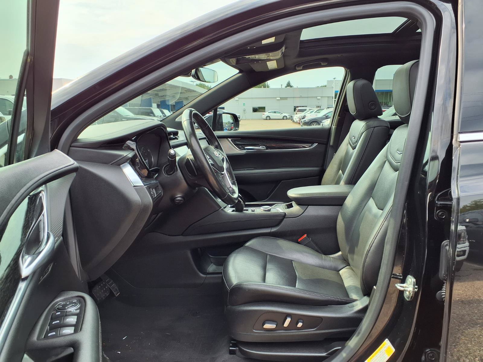 Used 2021 Cadillac XT5 Premium Luxury w/ LPO, Floor Liner Package AWD/4WD image 17