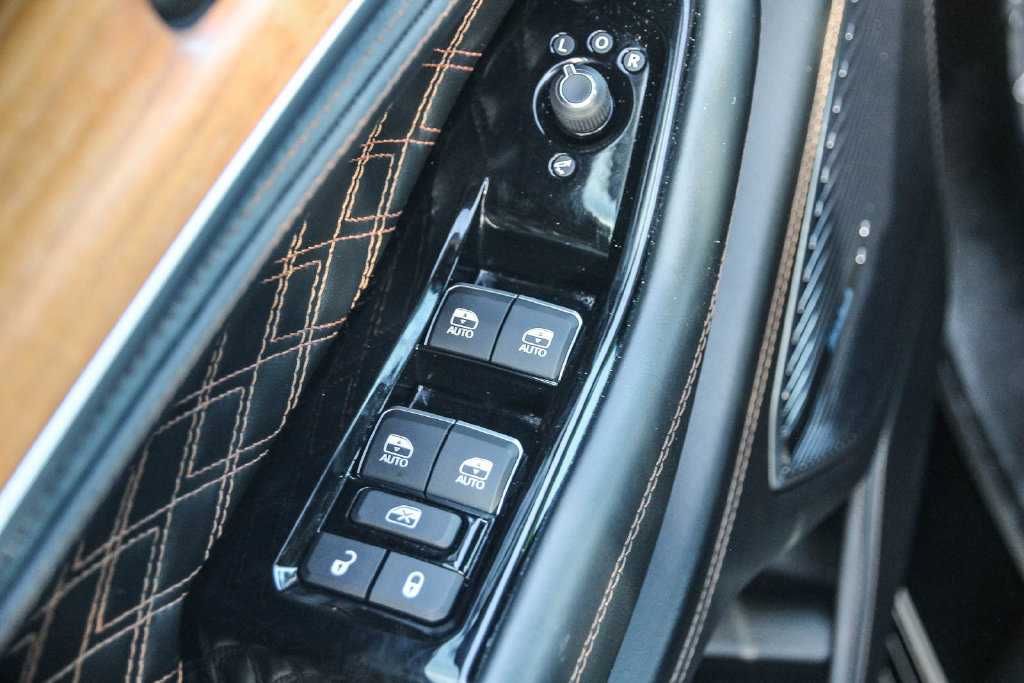 Used 2025 Jeep Grand Cherokee L Summit AWD/4WD image 22