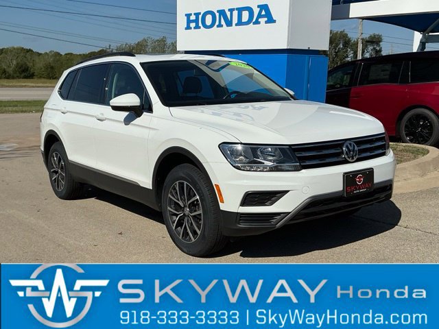 Used 2020 Volkswagen Tiguan SE w/ Panoramic Sunroof Package AWD/4WD image 1