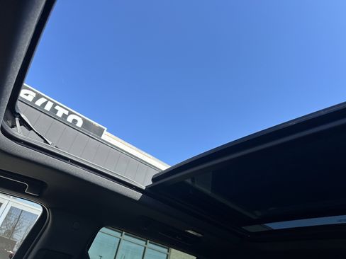 Used 2022 GMC Yukon AT4 image 15