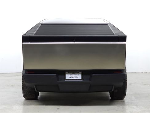 Used 2024 Tesla Cybertruck AWD Crew Cab image 7