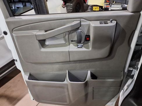 Used 2023 GMC Savana 2500 w/ Driver Convenience Package image 10