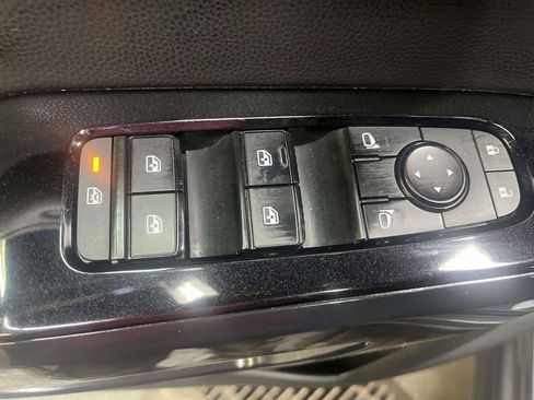 Certified 2022 Nissan Pathfinder SV image 16