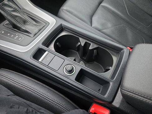 Used 2022 Audi Q3 2.0T Premium image 24