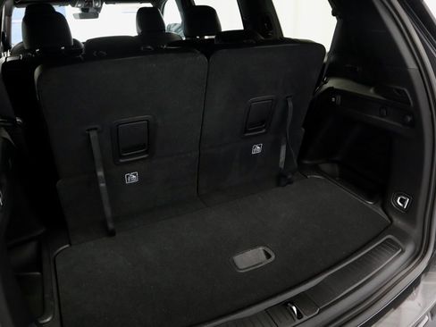 Used 2025 Jeep Grand Cherokee L Altitude image 19