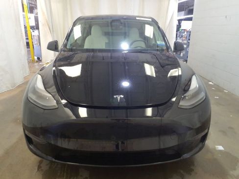 Used 2023 Tesla Model Y Long Range AWD/4WD image 3