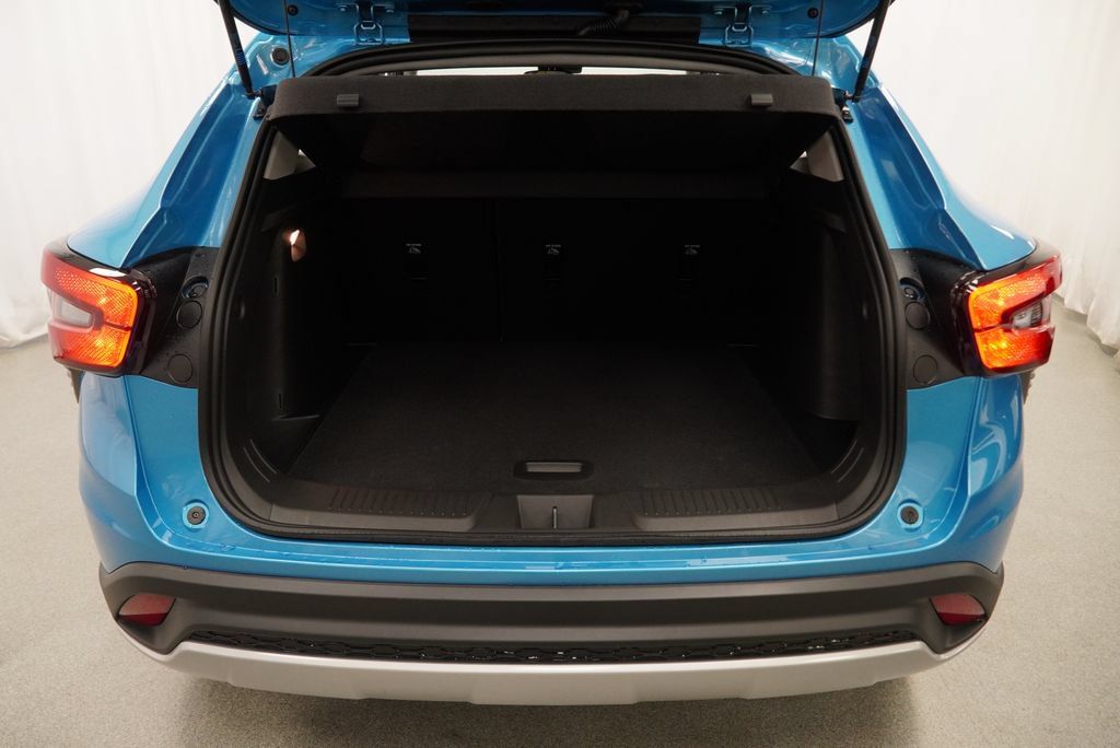 New 2026 Chevrolet Trax LT FWD image 24