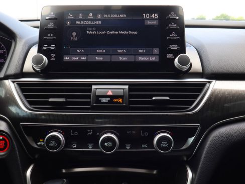 Used 2018 Honda Accord Sport image 11