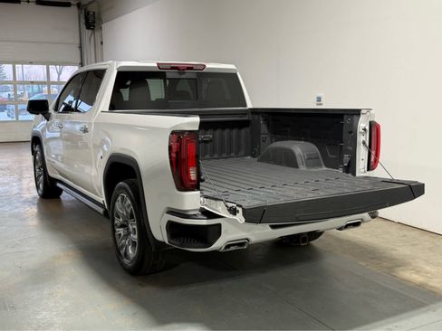Used 2024 GMC Sierra 1500 Denali w/ Denali Reserve Package AWD/4WD image 4