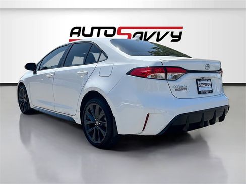 Used 2024 Toyota Corolla SE image 5
