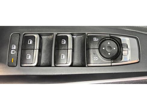 Used 2023 Kia Sorento LX image 25