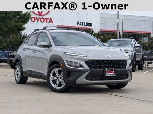Used 2023 Hyundai Kona SEL FWD image 2