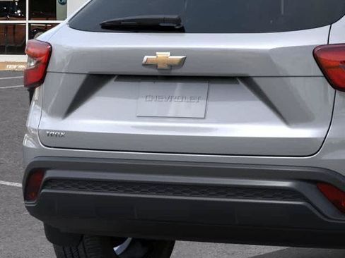 New 2026 Chevrolet Trax LS w/ LS Convenience Package FWD image 14