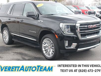 Used 2023 GMC Yukon SLT w/ SLT Premium Package