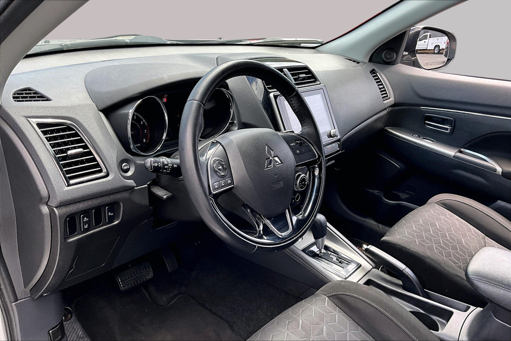 Used 2020 Mitsubishi Outlander Sport SE AWD/4WD image 15