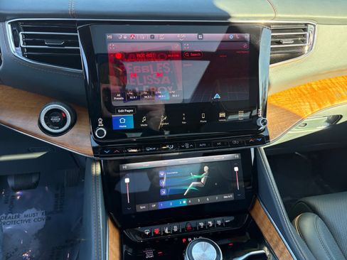 Used 2022 Jeep Grand Wagoneer Series II image 14