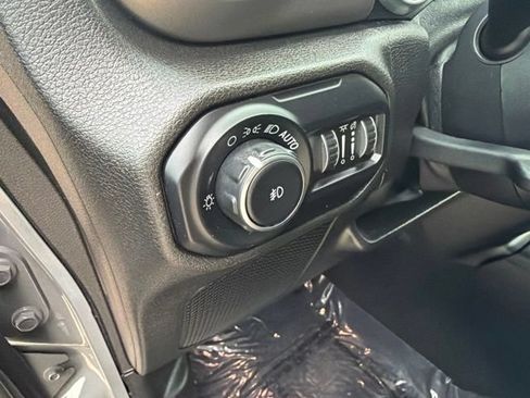 Used 2018 Jeep Wrangler Unlimited Sport S AWD/4WD image 18