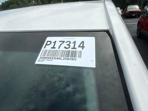 Used 2024 Chevrolet Equinox LT w/ LPO, Floor Liner Package FWD image 8