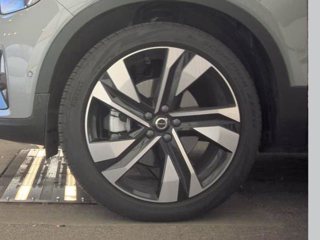 Used 2026 Volvo XC40 B5 Plus AWD/4WD image 8