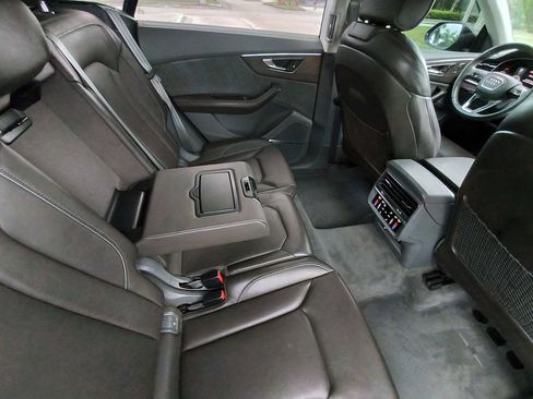 Used 2020 Audi Q8 Prestige w/ Prestige Package AWD/4WD image 37