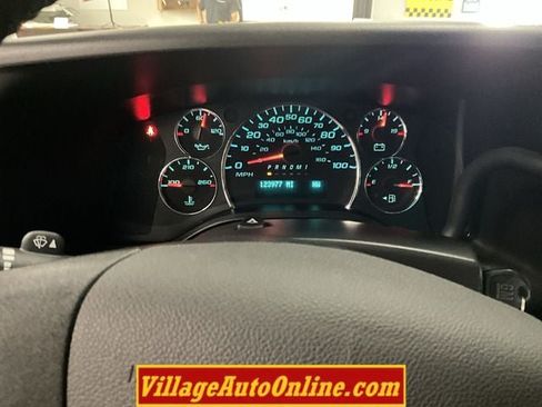 Used 2023 GMC Savana 3500 w/ Driver Convenience Package RWD image 15