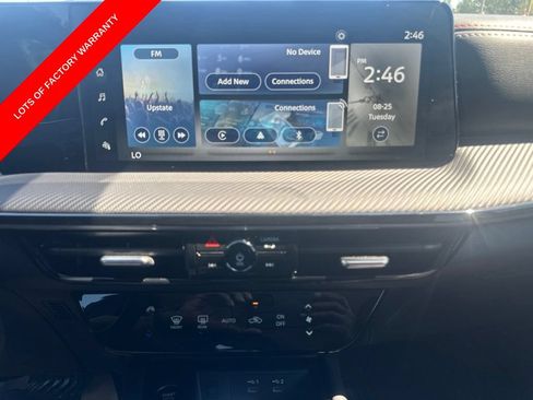 Used 2025 Nissan Kicks SR FWD image 12